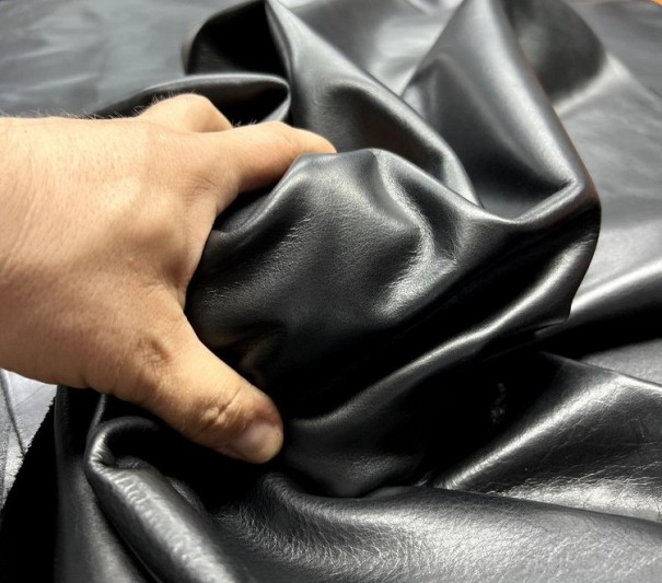 Каприз (Черный), 1.2-1.4 мм, с финишем, средний размер 180-200 дм²