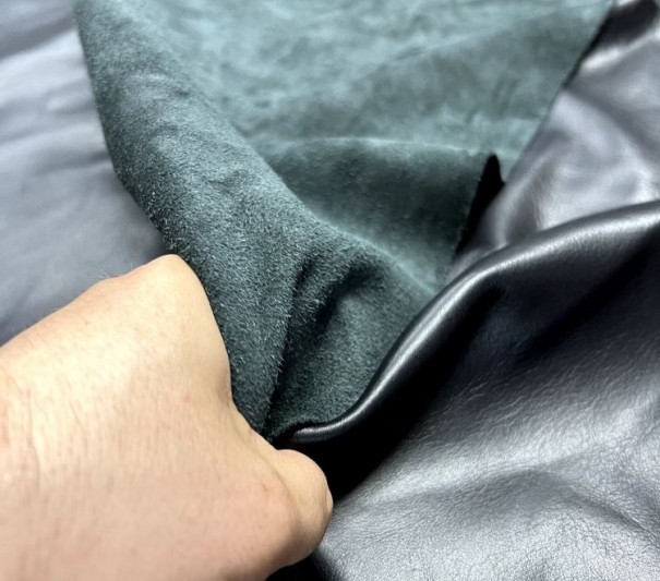 Каприз (Черный), 1.2-1.4 мм, с финишем, средний размер 180-200 дм²